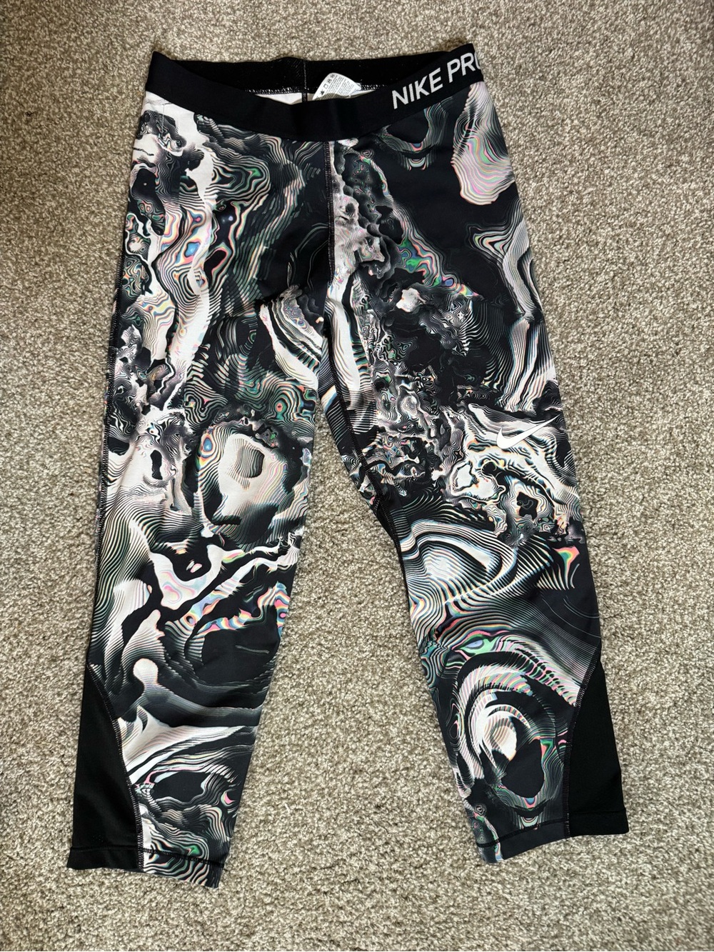 Nike Women’s Black & White Marble-Print Leggings